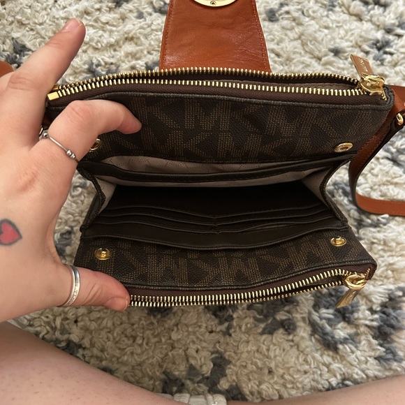 Michael kors shoulder cross body - Picture 5 of 5